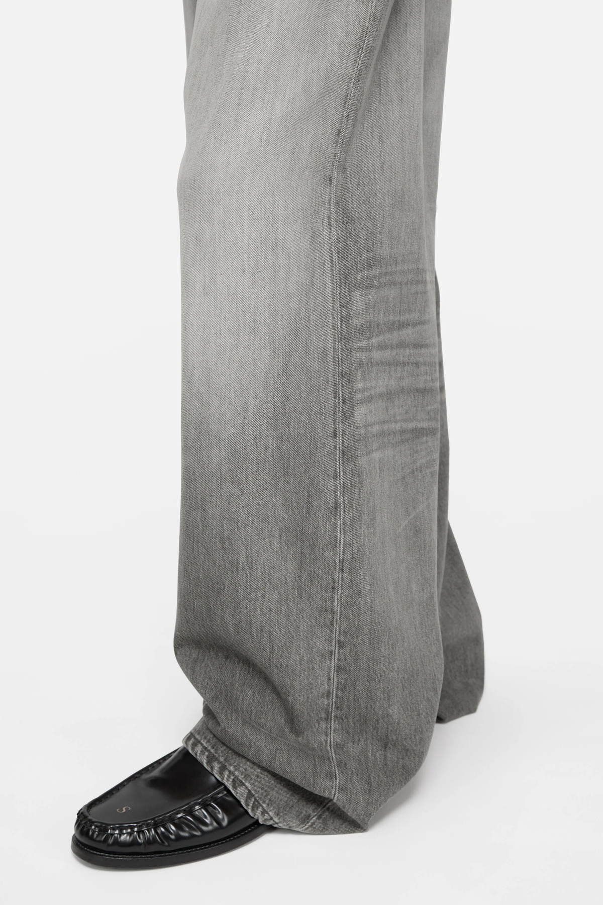 Acne Studios 1981 Loose Fit Jeans – Grey Washed