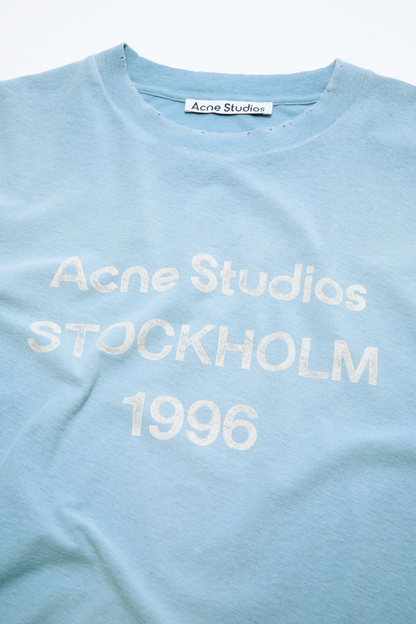 Acne Studios Sprayed 1996 Logo S/S T-Shirt – Cornflower Blue