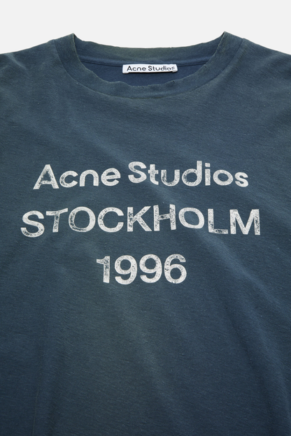 Acne Studios Sprayed 1996 Logo L/S T-Shirt – Slate Blue