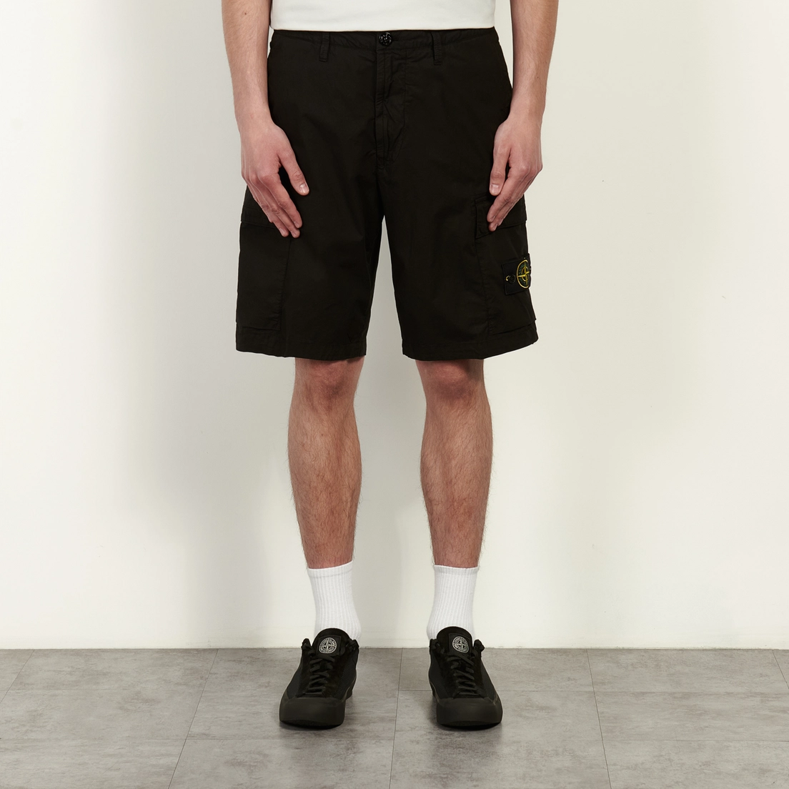 Stone Island Men's Stretch Cotton Tela Paracadute Regular-Fit Cargo Shorts